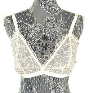 Victoria’s Secret tease white hearts‎ sheer lace bralette. Size XL